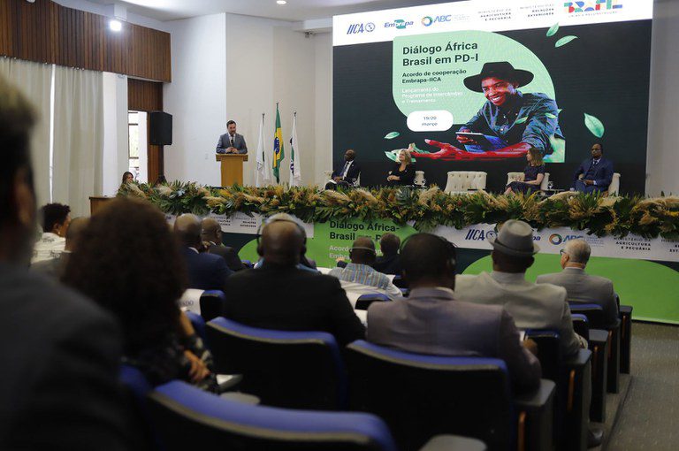 Brasil reforça cooperação agropecuária com a África e amplia sua influência internacional Brasil reforça cooperação agropecuária com a África e amplia sua influência internacional