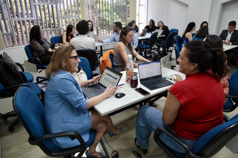 Com ações do Governo Federal, cresce a presença de mulheres na administração pública