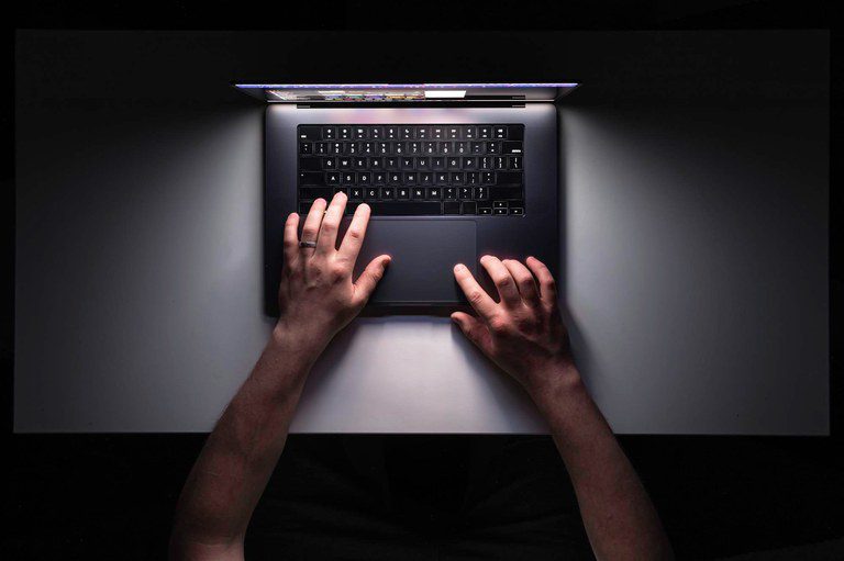 Equipes do Disque 100 recebem formação sobre violações de direitos humanos na internet Equipes do Disque 100 recebem formação sobre violações de direitos humanos na internet
