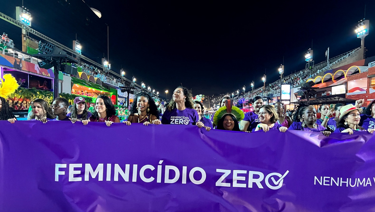 Feminicídio Zero estreia no Carnaval do Rio com faixa na Sapucaí