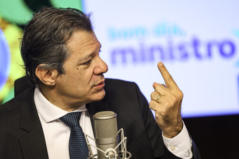 Isenção do Imposto de Renda significa um 14º salário aos trabalhadores, afirma Fernando Haddad