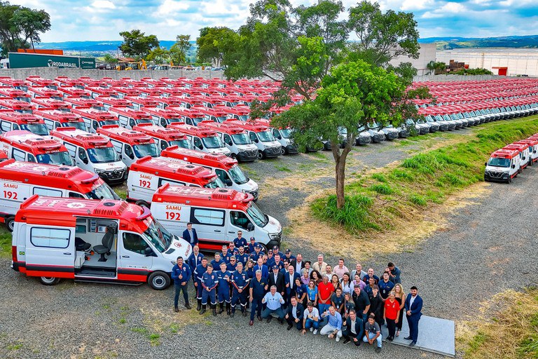 Lula ao entregar 789 ambulâncias do Samu: orgulho de contribuir para salvar vidas