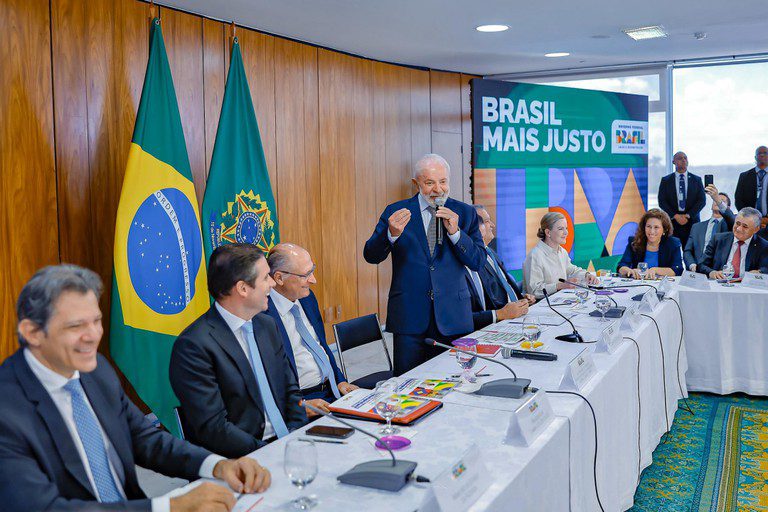 Lula sobre PL de isenção do IR: justiça tributária e neutralidade fiscal