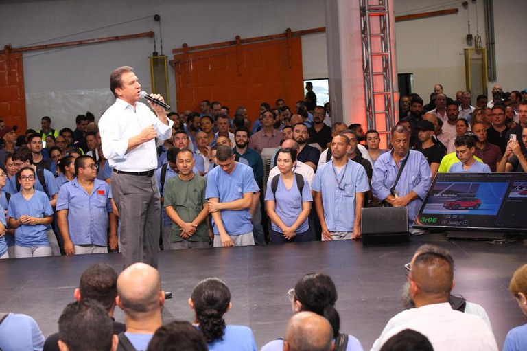 Luiz Marinho participa de apresentação de SUV 100% brasileiro