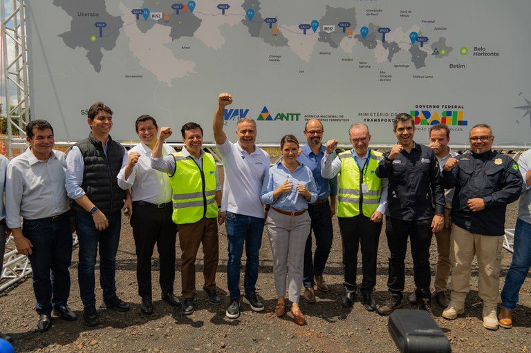 Governo inicia nova fase da Rota do Zebu e anuncia R$ 60 bilhões de investimentos nas rodovias mineiras Governo inicia nova fase da Rota do Zebu e anuncia R$ 60 bilhões de investimentos nas rodovias mineiras