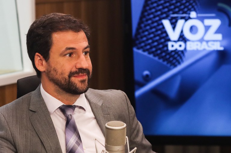 Uso consciente de telas por crianças e adolescentes é destaque da Voz do Brasil desta terça (11) Uso consciente de telas por crianças e adolescentes é destaque da Voz do Brasil desta terça (11)