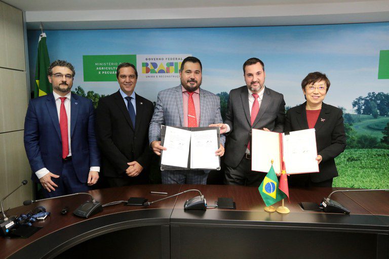 Brasil e China assinam protocolo para abertura de mercado de pesca extrativa Brasil e China assinam protocolo para abertura de mercado de pesca extrativa