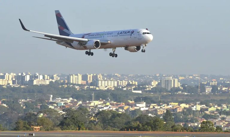 Com 10 milhões de passageiros, setor aéreo tem melhor março desde 2000 Com 10 milhões de passageiros, setor aéreo tem melhor março desde 2000