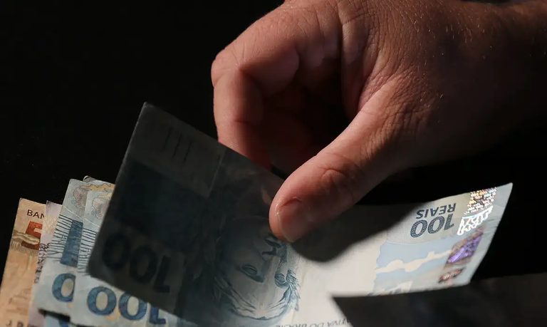 Governo define regras para uso do orçamento de 2025 Governo define regras para uso do orçamento de 2025