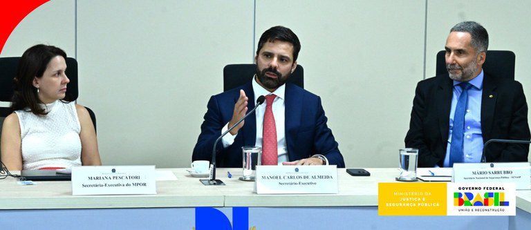 Governo Federal discute novo programa de fomento ao uso de hidrovias Governo Federal discute novo programa de fomento ao uso de hidrovias