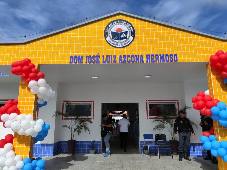 Governo Federal inaugura creches e quadra poliesportiva no Marajó Governo Federal inaugura creches e quadra poliesportiva no Marajó