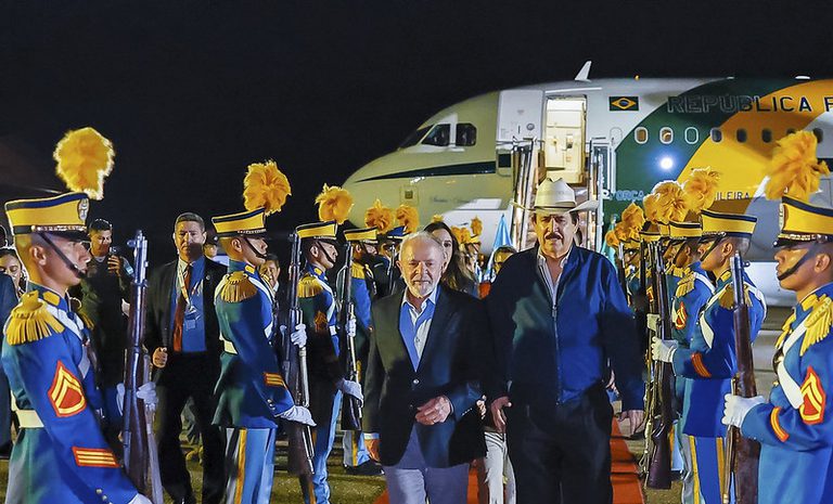 Lula chega a Honduras.jpg