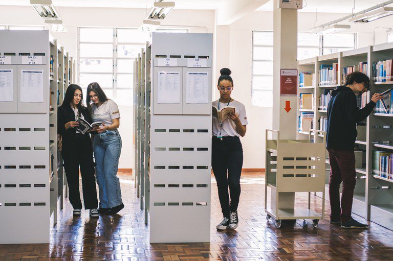 MEC estabelece regras para bibliotecas públicas e comunitárias MEC estabelece regras para bibliotecas públicas e comunitárias