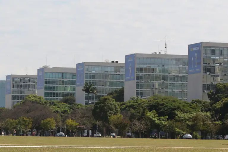 Gestão define locais de lotação para 370 aprovados no CNU Gestão define locais de lotação para 370 aprovados no CNU