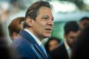 Sobre tarifaço dos Estados Unidos, Lula recomenda ‘muita prudência’, diz Haddad Sobre tarifaço dos Estados Unidos, Lula recomenda ‘muita prudência’, diz Haddad