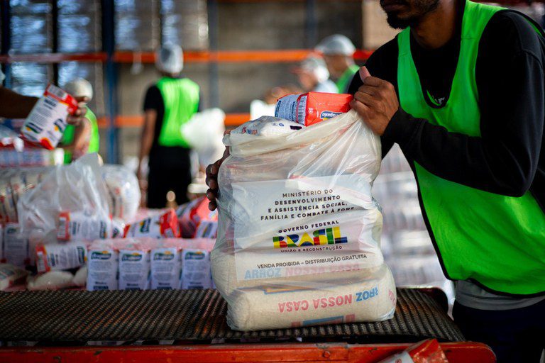 Um ano após a tragédia no RS, MDS reitera balanço de ações no estado Um ano após a tragédia no RS, MDS reitera balanço de ações no estado