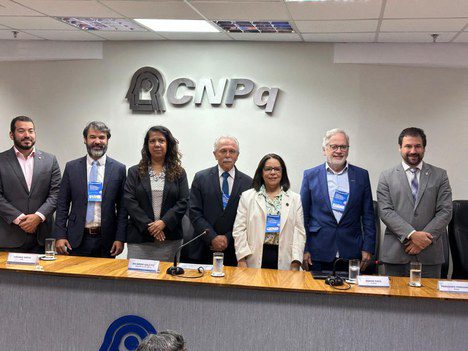 'Educação e ciência são os melhores remédios contra desinformação', diz presidente da Capes 'Educação e ciência são os melhores remédios contra desinformação', diz presidente da Capes