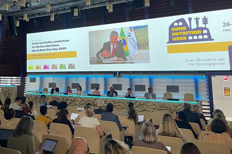 “Não podemos atuar em silos”, defende Wellington Dias, em Roma “Não podemos atuar em silos”, defende Wellington Dias, em Roma