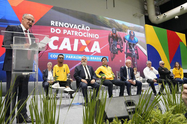 “Só a democracia promove inclusão”, diz Alckmin em centro paralímpico brasileiro “Só a democracia promove inclusão”, diz Alckmin em centro paralímpico brasileiro