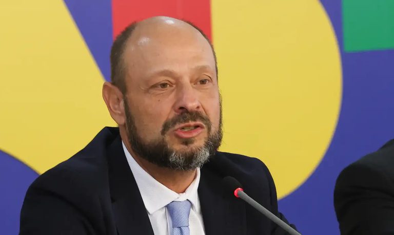 A Voz do Brasil detalha o ressarcimento de descontos indevidos do INSS nesta sexta (9) A Voz do Brasil detalha o ressarcimento de descontos indevidos do INSS nesta sexta (9)