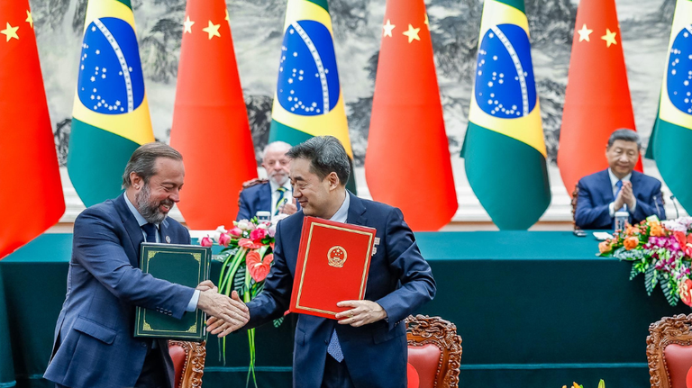 MME assina acordo com a China para aumentar exportações do etanol brasileiro MME assina acordo com a China para aumentar exportações do etanol brasileiro