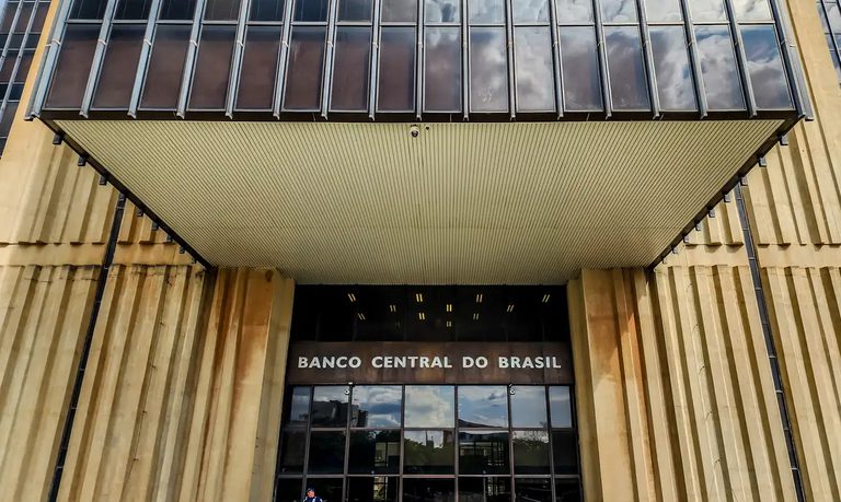 Novos serviços do Banco Central facilitam a vida financeira do cidadão Novos serviços do Banco Central facilitam a vida financeira do cidadão