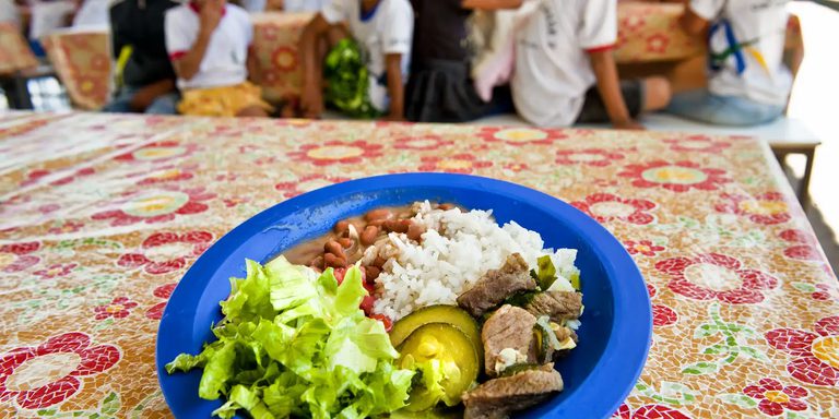BNDES e MMA anunciam R$ 24 mi para fortalecer agricultura familiar do Acre e levar produção às escolas BNDES e MMA anunciam R$ 24 mi para fortalecer agricultura familiar do Acre e levar produção às escolas