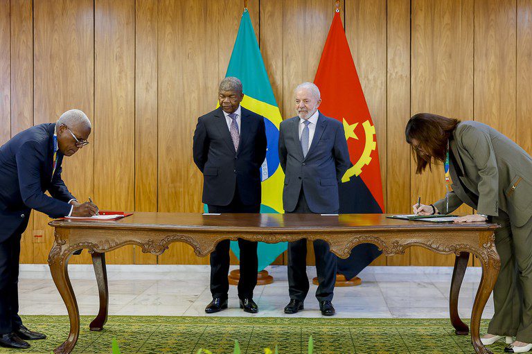 Brasil e Angola celebram 50 anos de relações com novos acordos bilaterais Brasil e Angola celebram 50 anos de relações com novos acordos bilaterais