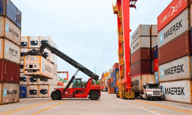 Brasil fecha abril com recorde de US$ 30,4 bi em exportações Brasil fecha abril com recorde de US$ 30,4 bi em exportações