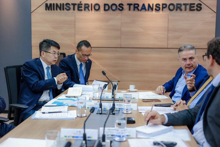 Brasil impulsiona agenda ferroviária com a China para ampliar rota de exportação Brasil impulsiona agenda ferroviária com a China para ampliar rota de exportação