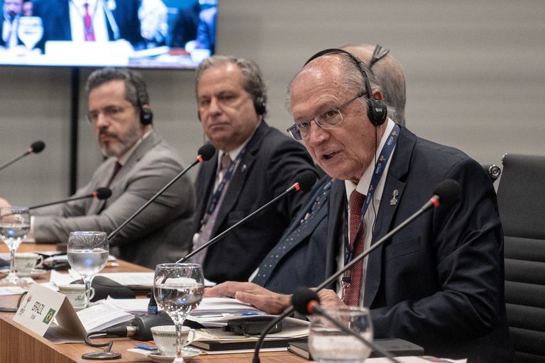Brics aprova Declaração e avança em agenda industrial sustentável com foco em tecnologia e pequenas empresas Brics aprova Declaração e avança em agenda industrial sustentável com foco em tecnologia e pequenas empresas
