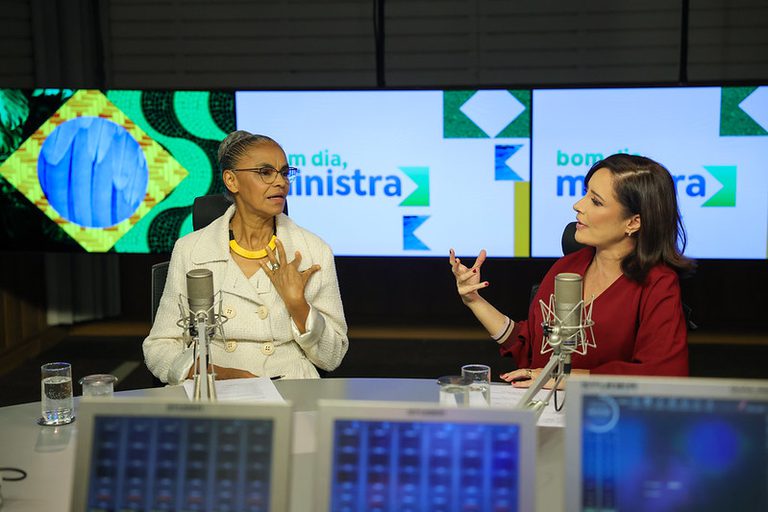 Com mais brigadistas e aeronaves, Marina Silva detalha ações para combate a incêndios Com mais brigadistas e aeronaves, Marina Silva detalha ações para combate a incêndios