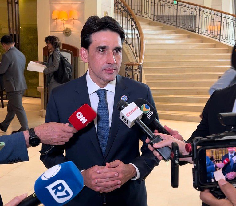 Empresas chinesas querem participar do leilão do Túnel Santos-Guarujá, diz ministro Silvio Costa Filho Empresas chinesas querem participar do leilão do Túnel Santos-Guarujá, diz ministro Silvio Costa Filho