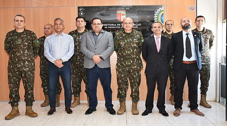 Exército encaminha transferência do controle sobre armas de CAC's para a Polícia Federal Exército encaminha transferência do controle sobre armas de CAC's para a Polícia Federal