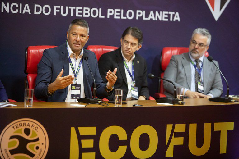 Conferência reúne autoridades, clubes e especialistas para discutir ações sustentáveis no esporte Conferência reúne autoridades, clubes e especialistas para discutir ações sustentáveis no esporte