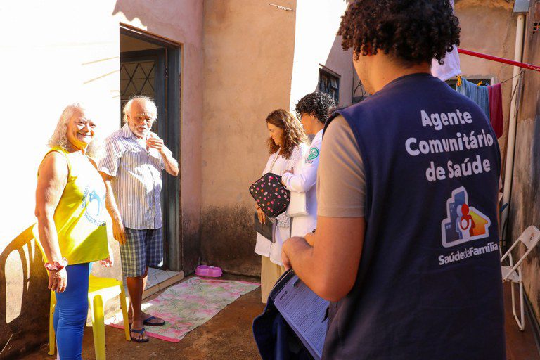 Atenção primária do SUS tem reforço de quase 4 mil novas equipes e serviços Atenção primária do SUS tem reforço de quase 4 mil novas equipes e serviços