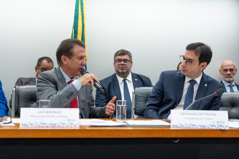 Luiz Marinho defende redução da jornada de trabalho para 40 horas semanais Luiz Marinho defende redução da jornada de trabalho para 40 horas semanais
