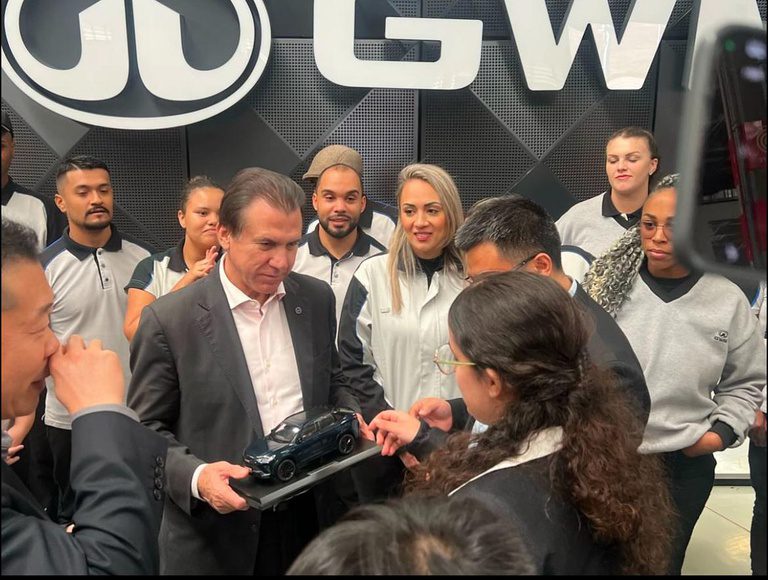 Luiz Marinho visita fábrica da GWM e destaca geração de empregos na indústria da mobilidade verde Luiz Marinho visita fábrica da GWM e destaca geração de empregos na indústria da mobilidade verde
