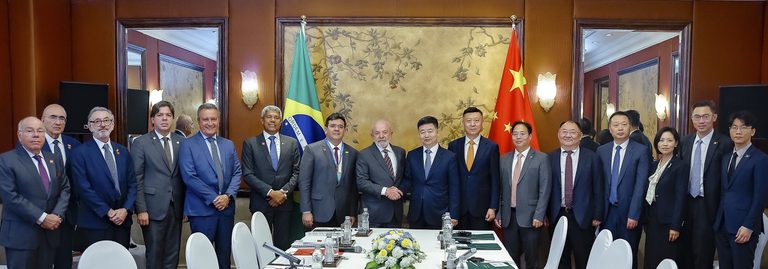 lula_comitiva_china.jpg
