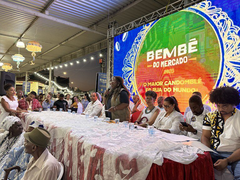 Bembé do Mercado, maior candomblé de rua do mundo, celebra respeito à liberdade religiosa Bembé do Mercado, maior candomblé de rua do mundo, celebra respeito à liberdade religiosa