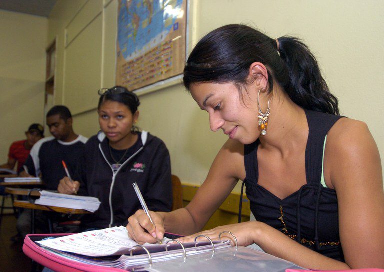 Pactos nacionais reforçam a alfabetização em todas as etapas da educação Pactos nacionais reforçam a alfabetização em todas as etapas da educação
