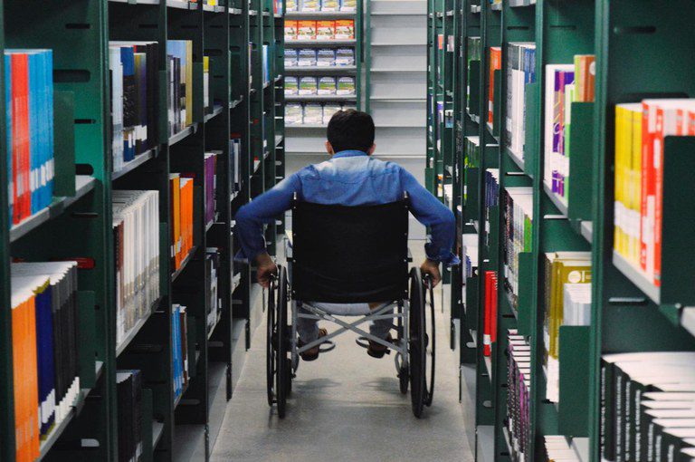 MEC reforça a alfabetização de pessoas com deficiência