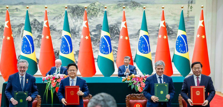Mecanização agrícola será impulsionada após acordo firmado entre Brasil e China Mecanização agrícola será impulsionada após acordo firmado entre Brasil e China