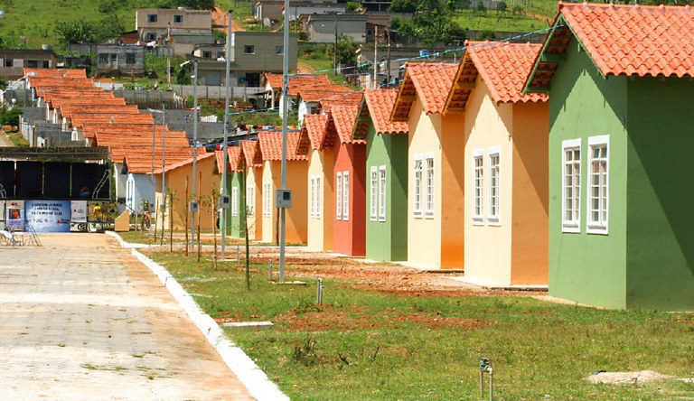 Novas moradias do Minha Casa, Minha Vida devem beneficiar mais de 10 mil pessoas em 16 estados Novas moradias do Minha Casa, Minha Vida devem beneficiar mais de 10 mil pessoas em 16 estados