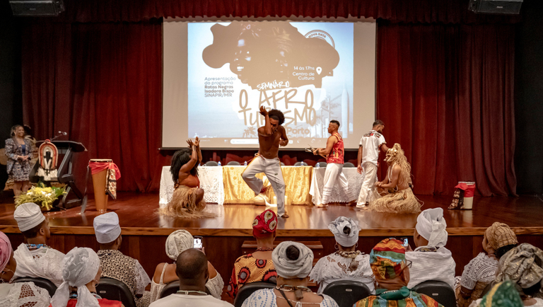 Ministério do Turismo participa de Seminário de Afroturismo para promoção do Rotas Negras Ministério do Turismo participa de Seminário de Afroturismo para promoção do Rotas Negras