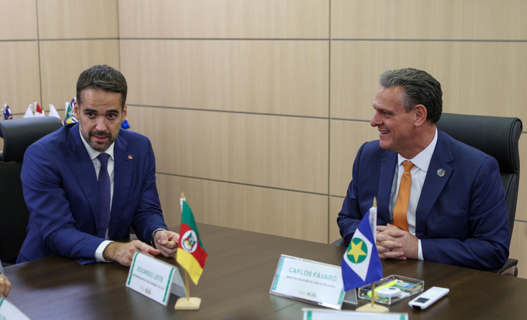 Governos Federal e do RS alinham ações sobre gripe aviária e apoio aos produtores rurais Governos Federal e do RS alinham ações sobre gripe aviária e apoio aos produtores rurais