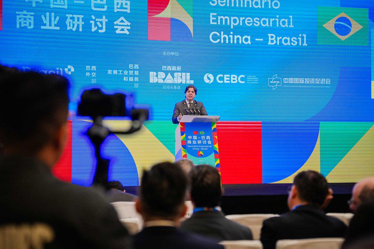 MCom apresenta oportunidades de investimento em conectividade a empresários chineses MCom apresenta oportunidades de investimento em conectividade a empresários chineses