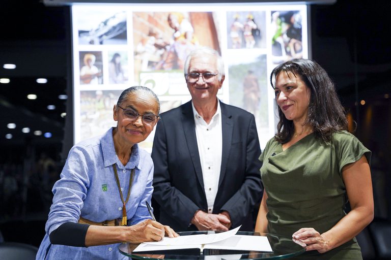 MMA e BB assinam contrato de gestão do Fundo Nacional de Repartição de Benefícios MMA e BB assinam contrato de gestão do Fundo Nacional de Repartição de Benefícios