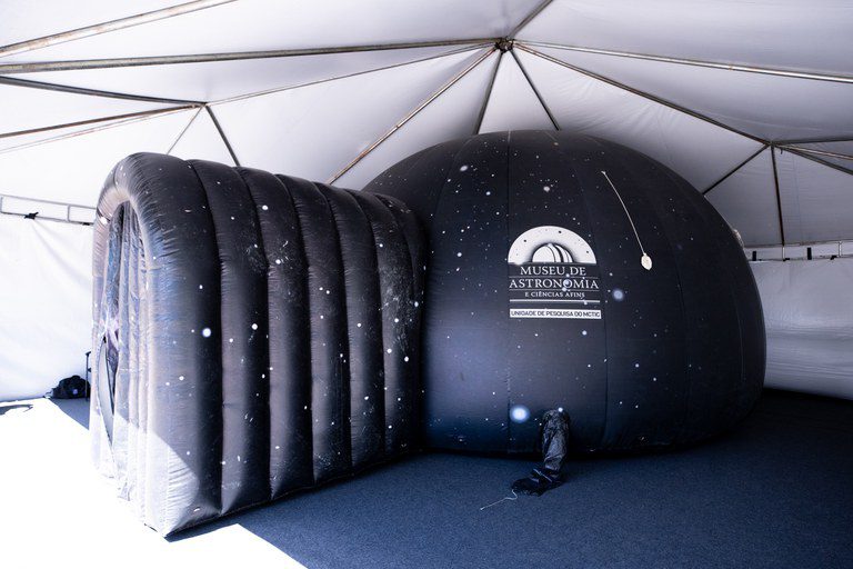 Movimento dos planetas é a atração do MCTI, com planetário itinerante na Semana do Trabalho Movimento dos planetas é a atração do MCTI, com planetário itinerante na Semana do Trabalho
