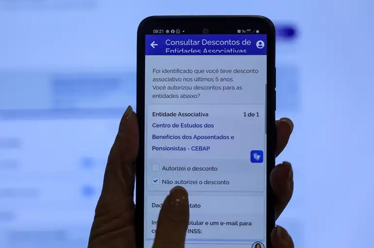 No segundo dia de operação, mais de 1 milhão de pessoas solicitaram reembolso pelo Meu INSS No segundo dia de operação, mais de 1 milhão de pessoas solicitaram reembolso pelo Meu INSS